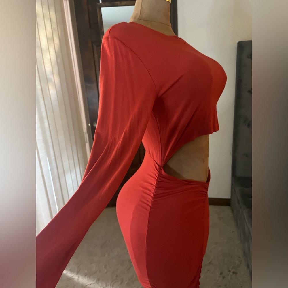 Dress - Picture 6 of 7